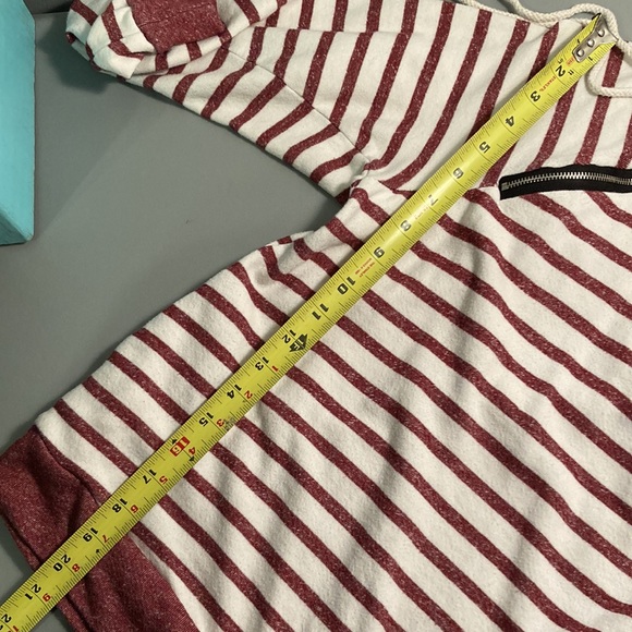 Stripped Burgundy and Cream Hoodie tie string to the side and zipper. Women - Picture 10 of 11